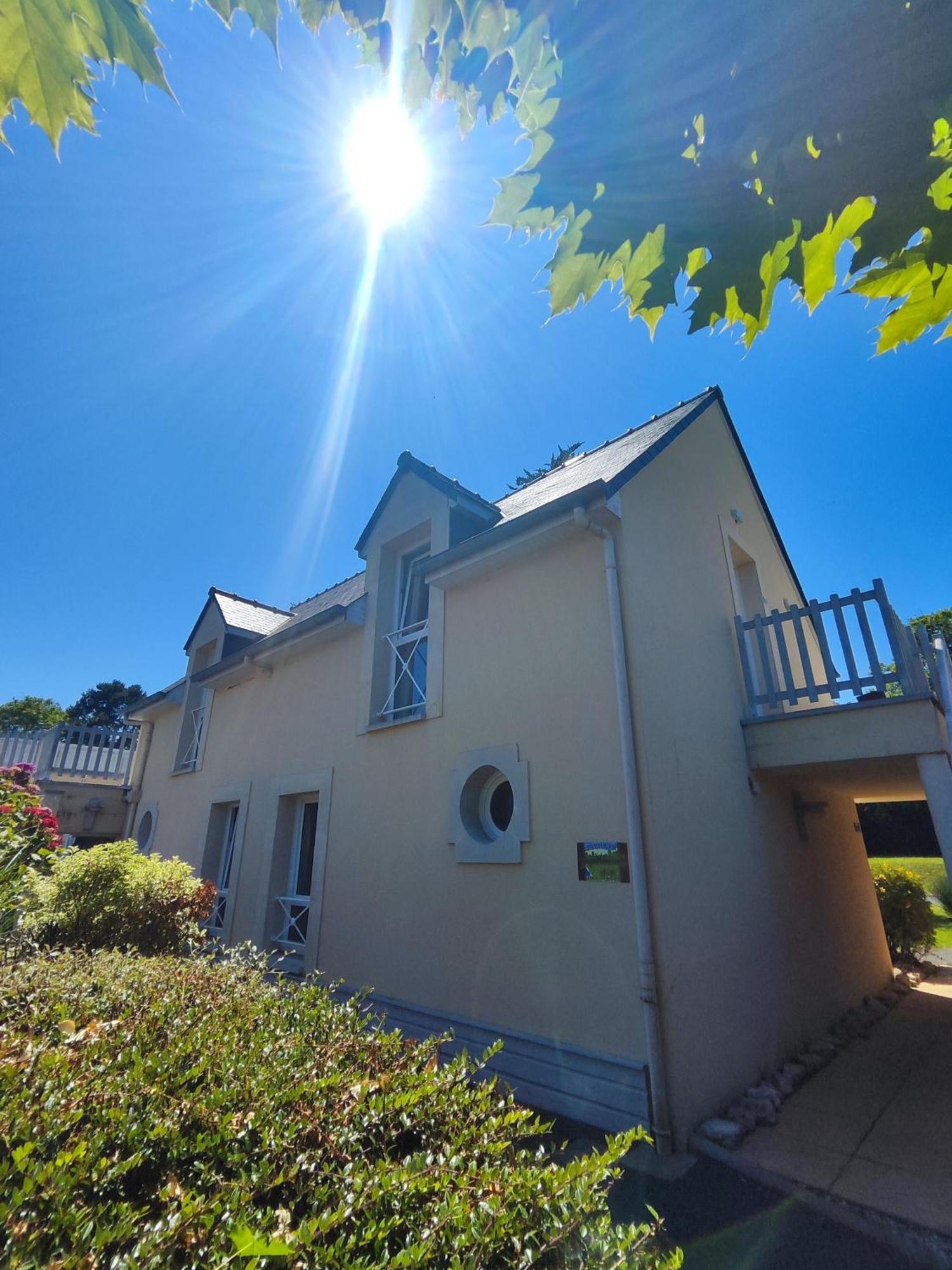 Le Sherman Colleville-sur-Mer Exterior photo